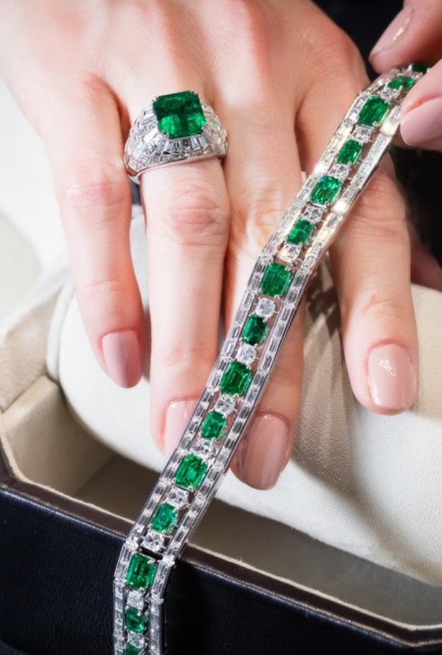 أسوارة وخاتم من علامة Picchiotti