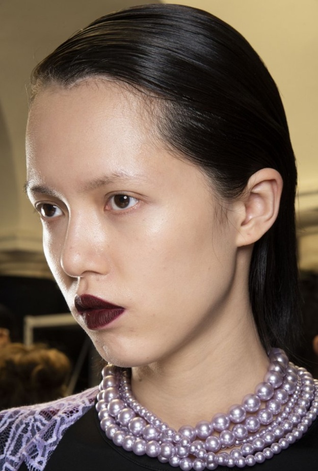  أفضل ألوان أحمر الشفاه بدرجات الماروني