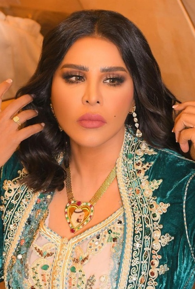 مكياج عيوم ناعم وراقي من وحي أحلام الشامسي