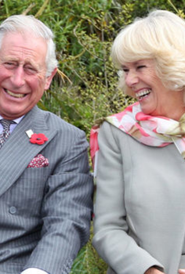 دعم الأمير تشارلز وزوجته بعد تعرضهما للانتقاد في مسلسل The Crown