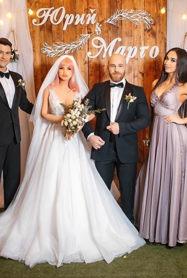 حفل زفاف اللاعب يوري و دميته