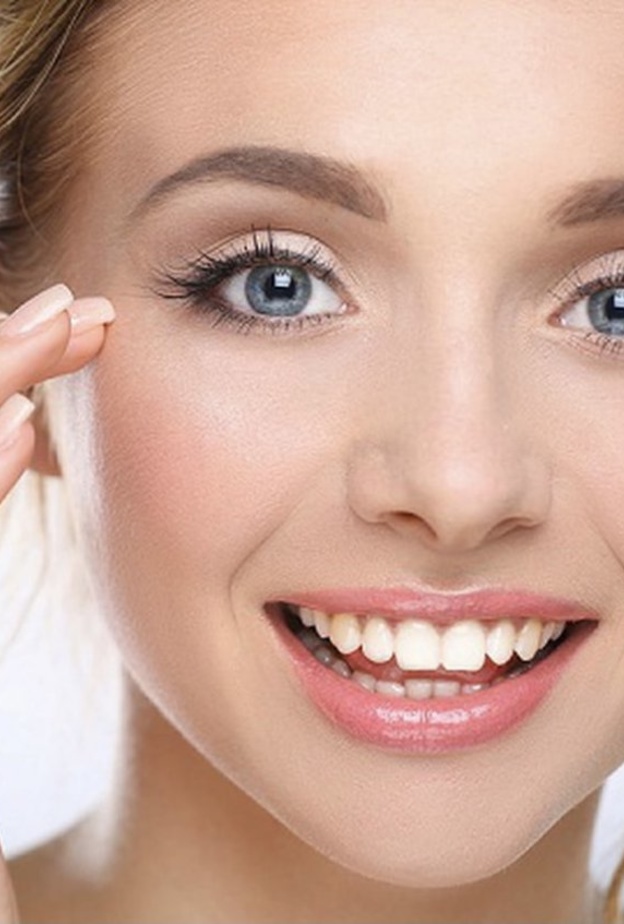 فوائد زيت الورد للوجه والشعر وكيفية استخدامه