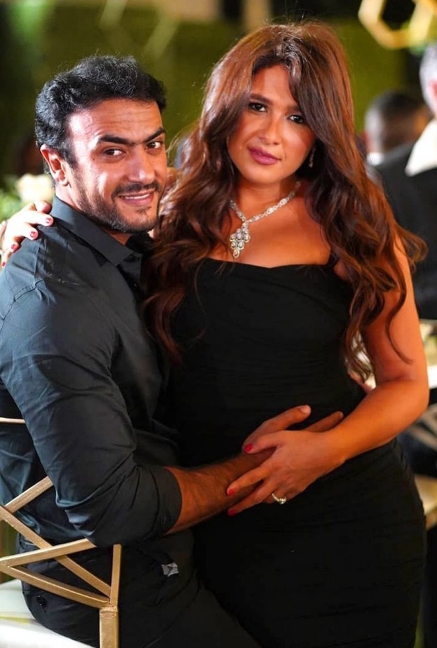 ياسمين عبد العزيز واحمد العوضي