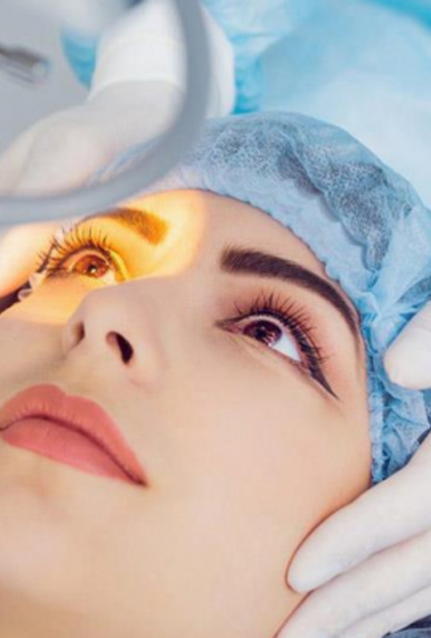  عملية زرع العدسات تصحح النظر