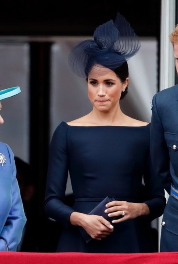 انتقادات جديدة للعائلة المالكة بسبب تخليها عن ميغان وهاري