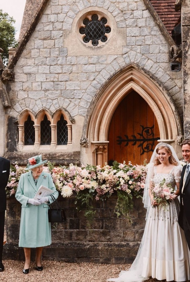 الصور الرسمية لحفل زفاف الأميرة بياتريس