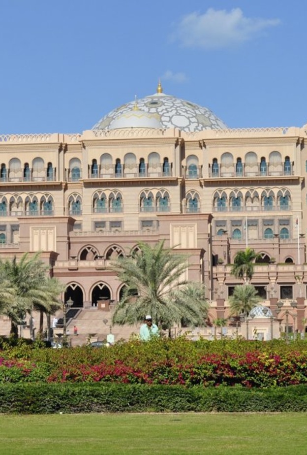 قصر الامارات بواسطة Raventhorne