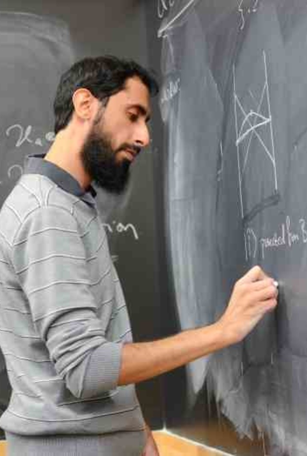 العالم الإماراتي أحمد المهيري