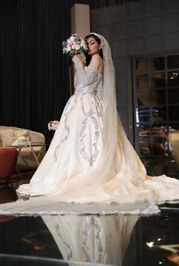 تصوير عروس بكاميرا المصورة سارة السلطان