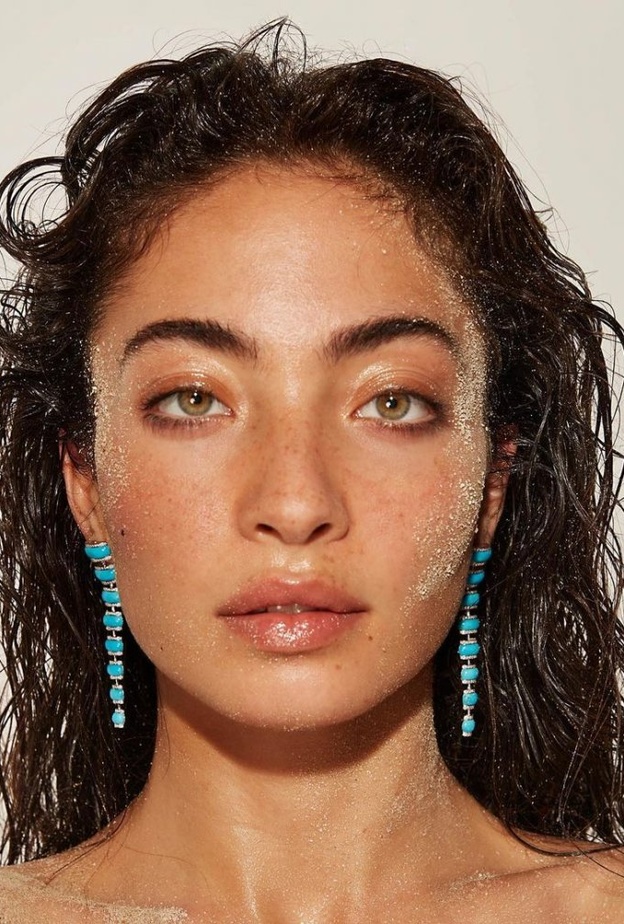 تصاميم نورا شوقي