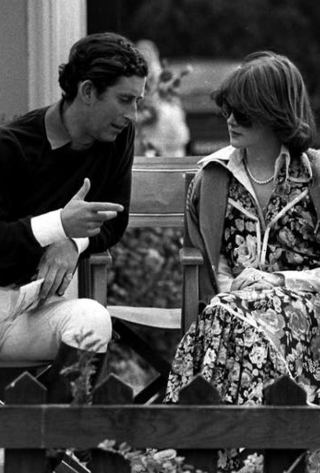 صورة للأمير تشارلز نع ليدي سارة سبنسر خلال علاقتها قصيرة الأمد