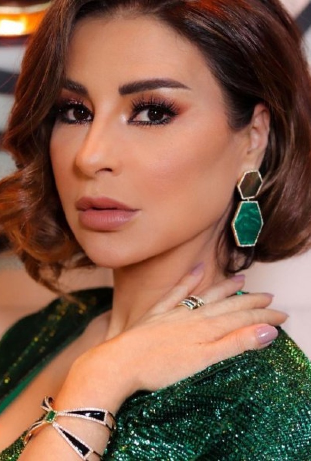 طريقة وضع مكياج سموكي قوي على طريقة ماغي بو غصن