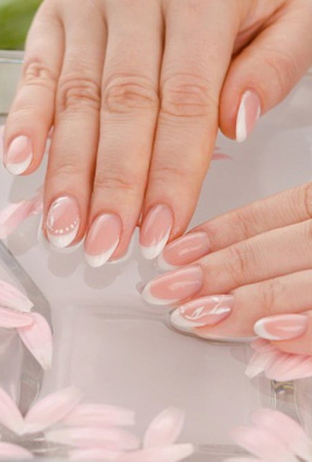 خلطات طبيعية كثيرة تجعل اظافرك اكثر قوة