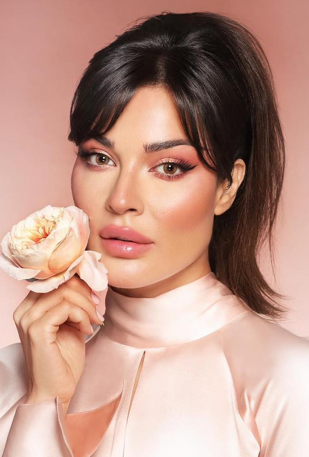 طريقة عمل مكياج نهاري زهري من وحي اطلالات نادين نجيم