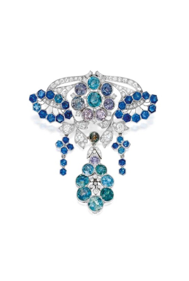 بروش كلاسيكي من عام 1910