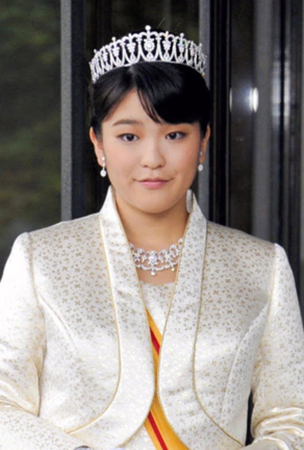 هل ستتزوج أميرة اليابان ماكو خطيبها بعد تأجيل أكثر من عامين؟