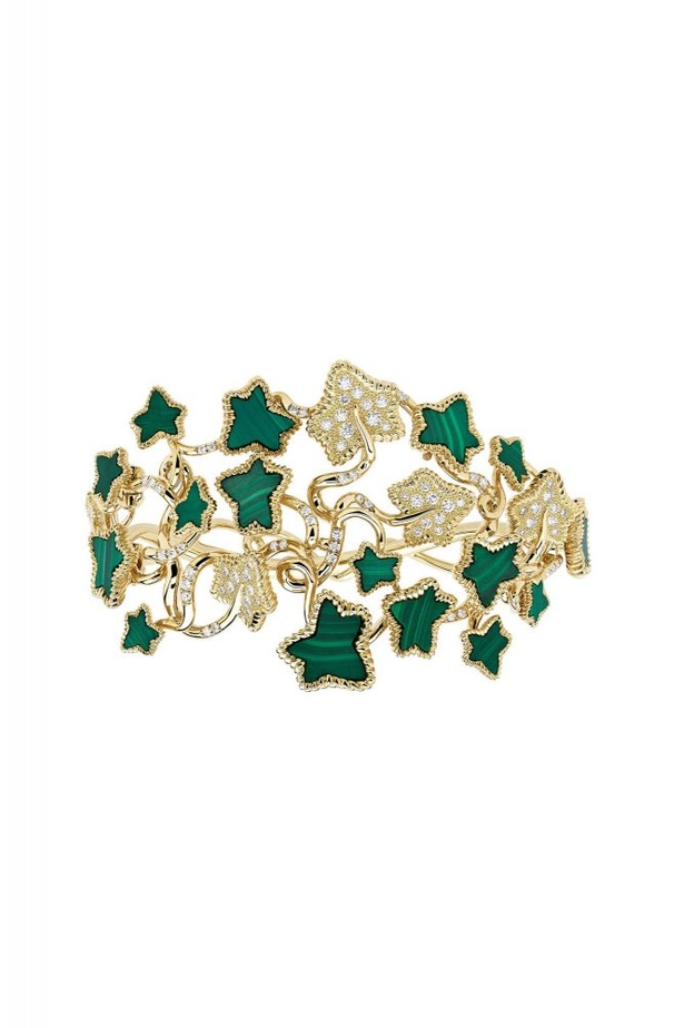 اسوارة من ديور Dior