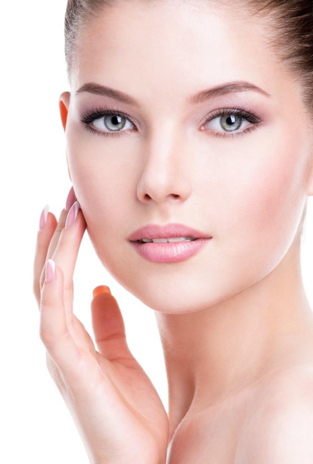 طريقة عمل ماسك الفراولة والليمون لنضارة البشرة في الشتاء