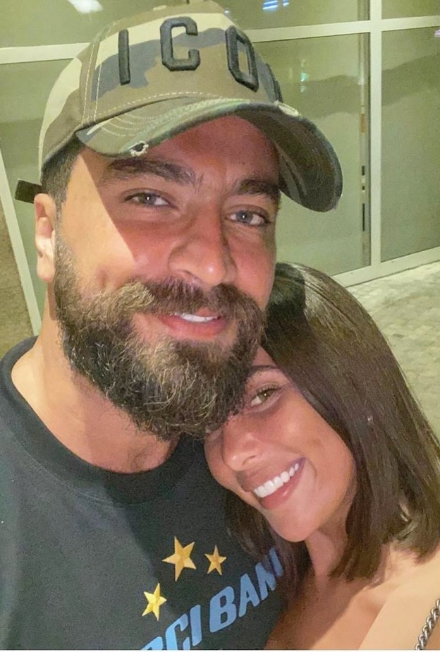 معتصم النهار وزوجته