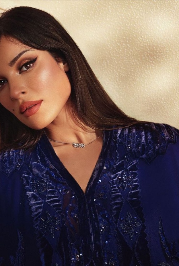  رسمات ايلاينر جريئة ورفيعة بأسلوب النجمة نادين نجيم