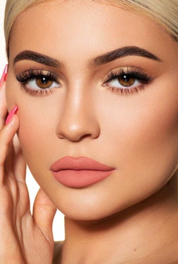 خطوات أساسية قبل وضع الروج المات