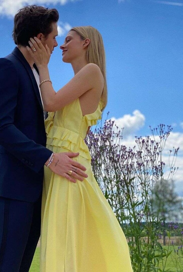  بروكلين بيكهام ونيكولا بيلز