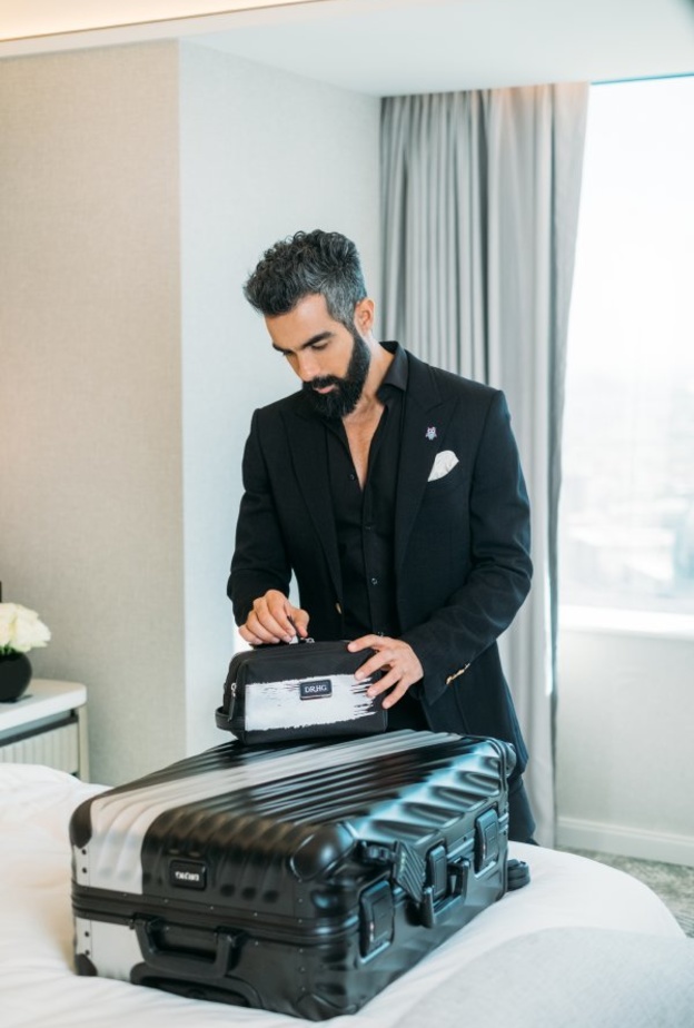 TUMI تطلق مجموعة أسيا والشرق الأوسط المصغّرة باللون الأسود/الفضّي