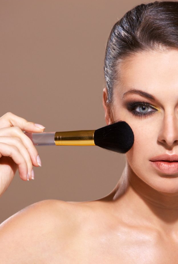 طرق اخفاء عيوب الوجه بالمكياج