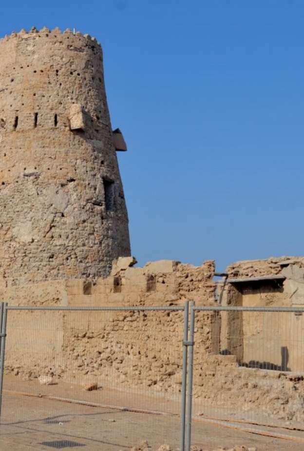 العديد من الحكايات والقصص التاريخية في جزيرة الحمراء الساحرة 