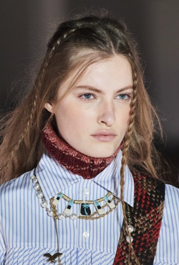  تسريحات شعر مع الضفائر الجانبية من Palm Angels