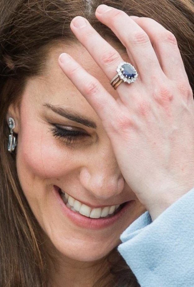 أجمل خواتم خطوبة سيدات العائلات الملكية بسحر الأحجار الملونة