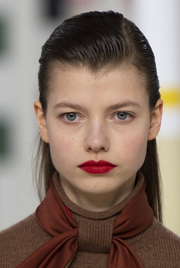 الوان روج بدرجات الأحمر المات من دار Hermes