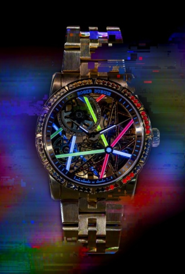 ساعة أكسكاليبور بلاكلايت