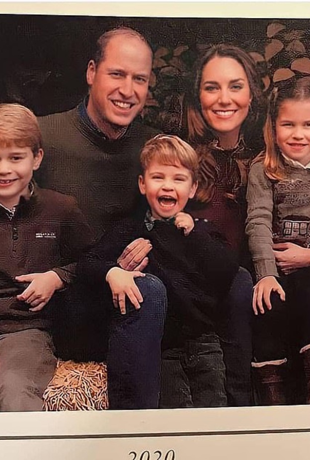 شاهدوا صورة بطاقة أعياد الميلاد الخاصة بعائلة كمبريدج