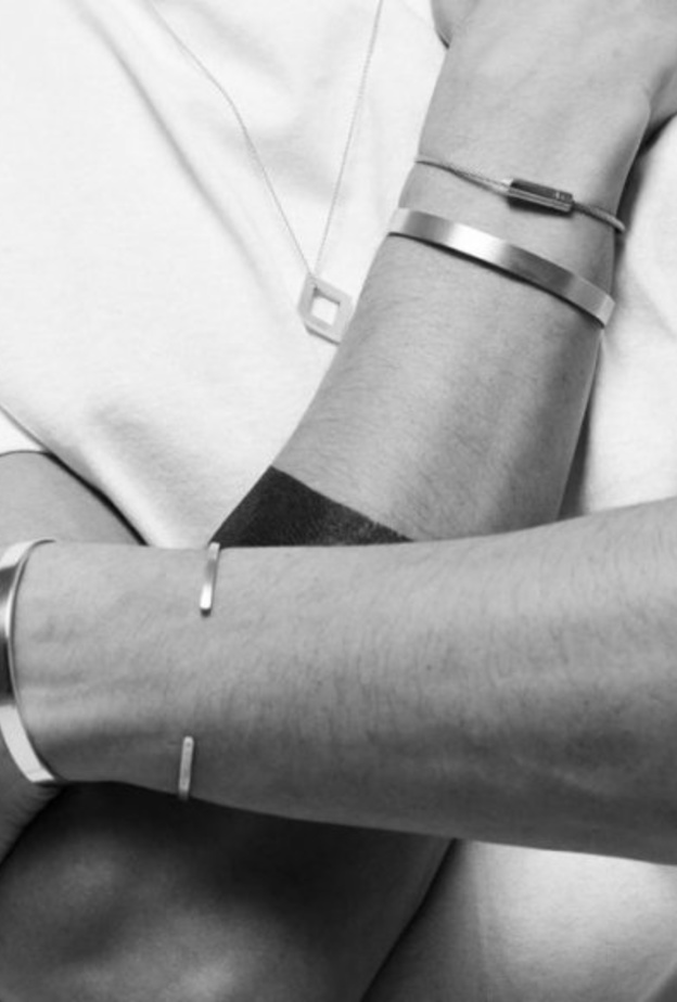 ماركات مجوهرات أنيقة للرجال لاختيار أجمل هدايا نهاية العام