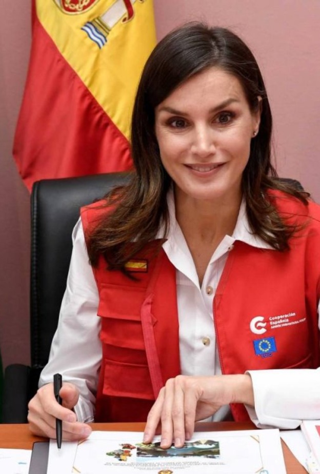 ملكة إسبانيا تحمل 120 طنا من المساعدات في زيارة إنسانية إلى إلى هندوراس