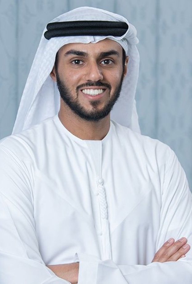 مصمم الجرافيك الإماراتي سالم القاسمي موهبة إماراتية فذة