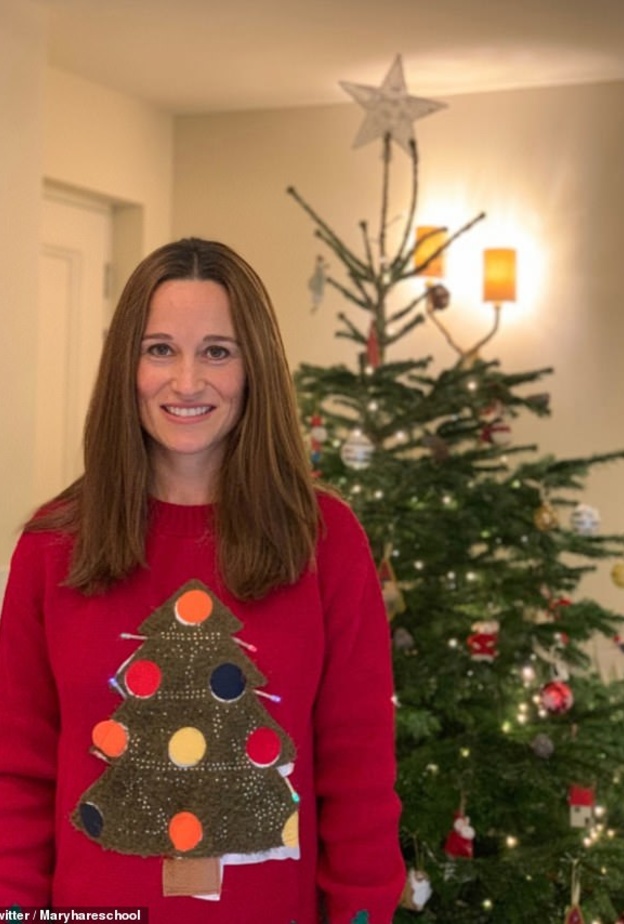  بيبا ميدلتون تسلم جوائز لمدرسة للأطفال الصم في أحدث ظهور لها