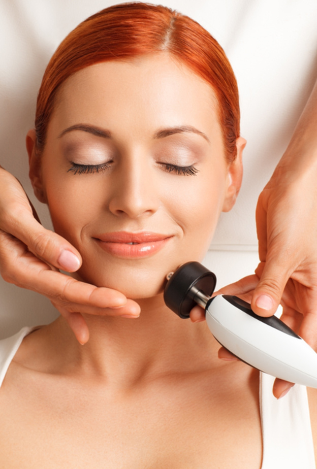 فوائد علاج البشرة بالهيدرافيشيل