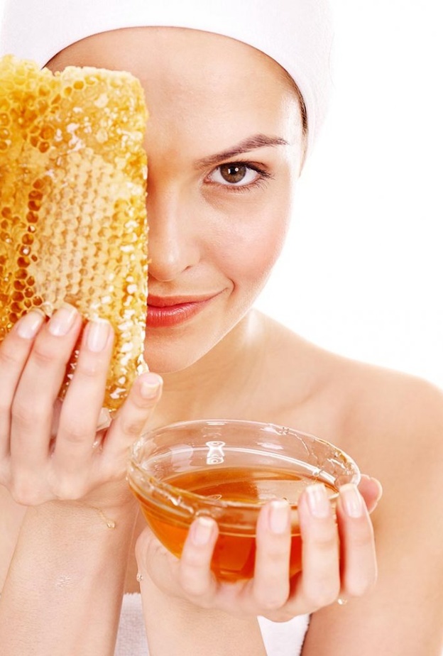  وصفات من العسل تساعد على توهج البشرة