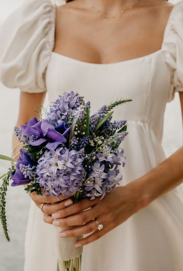  باقة عروس باللون البنفسجي للمرأه الحالمه