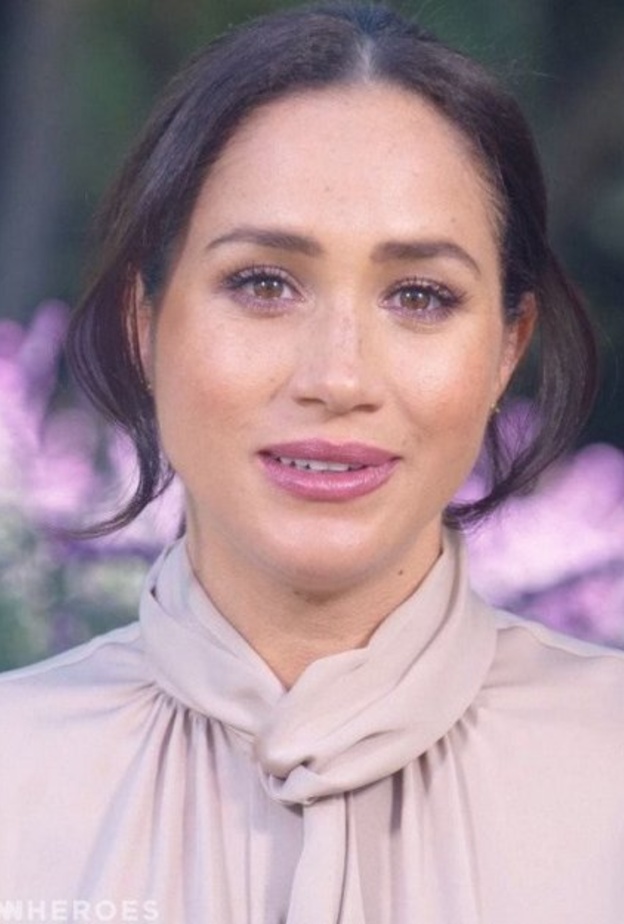 ميغان ماركل تظهر بمجوهرات أنيقة