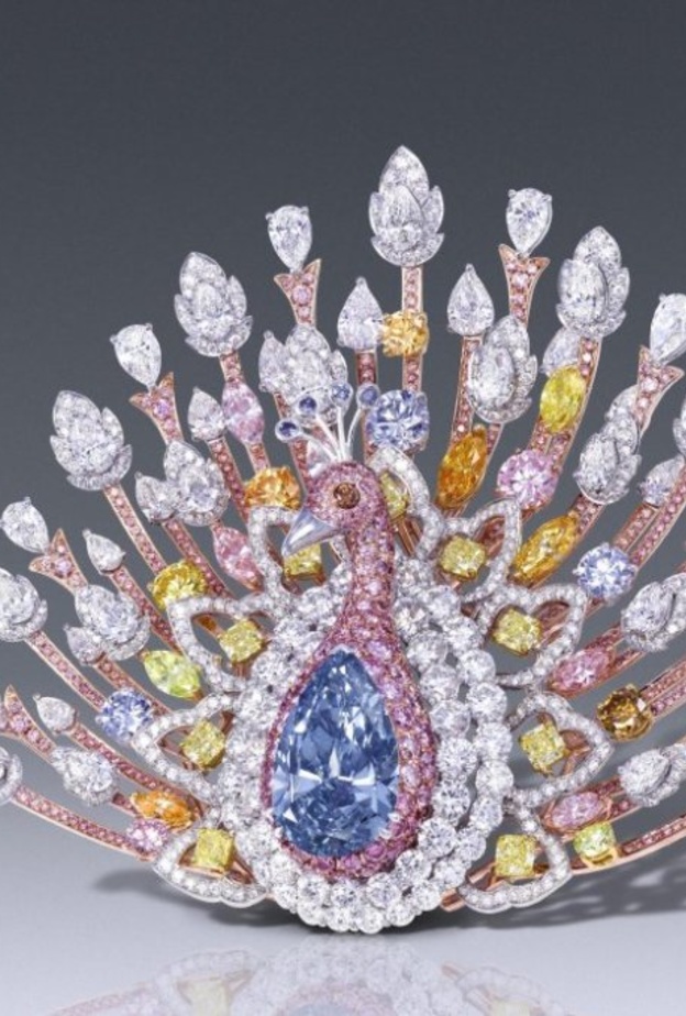 بروش Peacock Brooch الأيقوني من دار graff