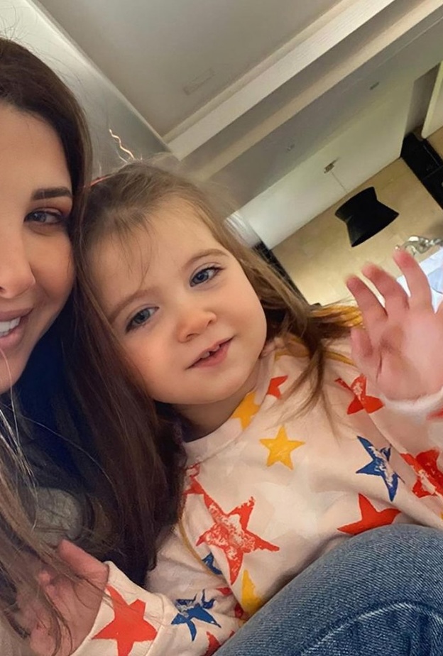 نانسي عجرم وابنتها