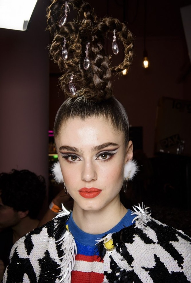 تسريحات شعر عصرية وغير تقليدية 2020