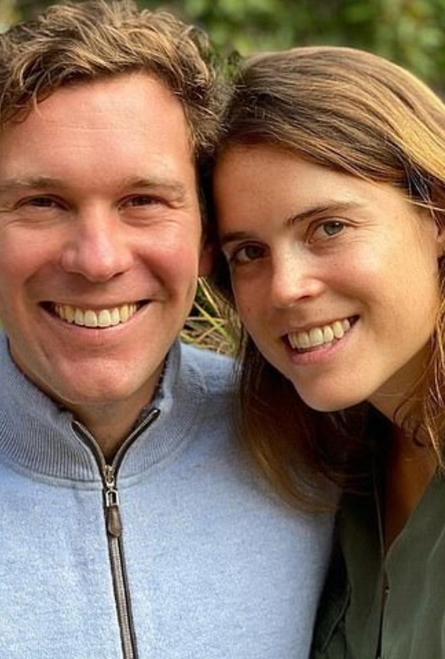 الأميرة يوجين في أحدث ظهور لها في حديقة منزلها في قصر كينسغنتون