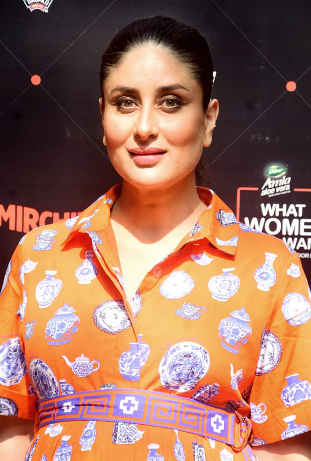 بالصور أحدث ظهور لكارينا كابور بإطلالة برتقالية أنيقة