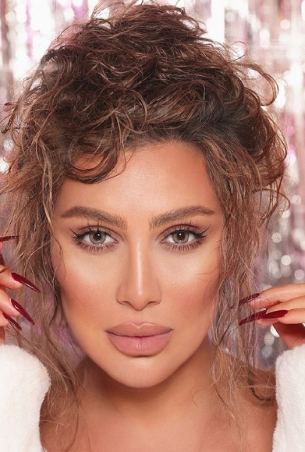  رسمات مكياج مايا دياب مع احمر الشفاه النيود والكونتور لعام 2020