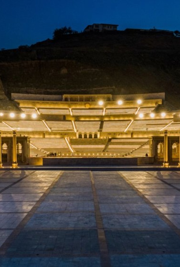 مدرج خورفكان أحد أفضل الوجهات السياحية في خورفكان - المصدر وكالة أنباء الإمارات