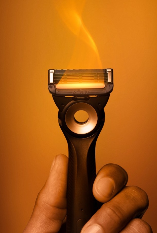 ماكينة الحلاقة بتقنية تسخين الشفرات